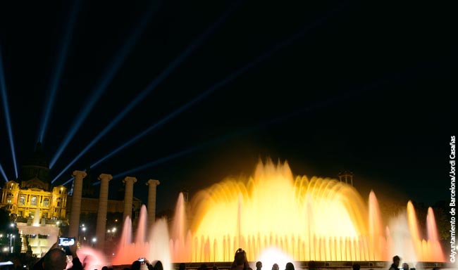 Prohíben al Ayuntamiento de Barcelona iluminar las fuentes de amarillo como homenaje a los presos