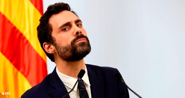 Torrent retrasa la investidura de Puigdemont y llama chapuceros al Constitucional