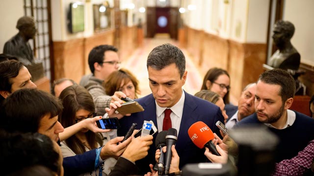 Pedro Sánchez acusa a los independentistas de anteponer los intereses de un prófugo a los de Cataluña