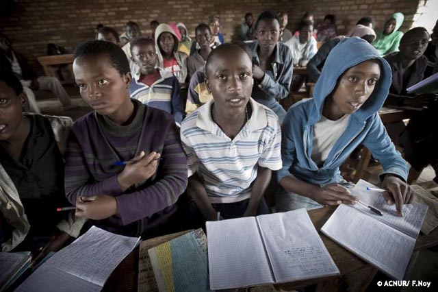ACNUR: 4 millones de niños refugiados no van a la escuela