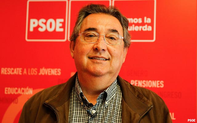Toni Ferrer (PSOE) denuncia que el Gobierno quiere recortar las prestaciones a parados