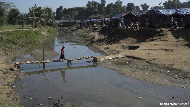 Los rohingya viven anegados por las aguas del monzón