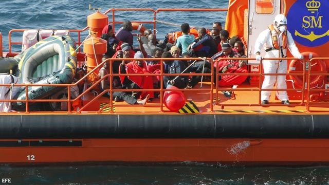 Quinientos inmigrantes rescatados en lo que va de sábado en el sur de España