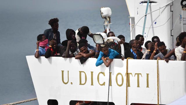 Salvini propone devolver a Libia a los inmigrantes