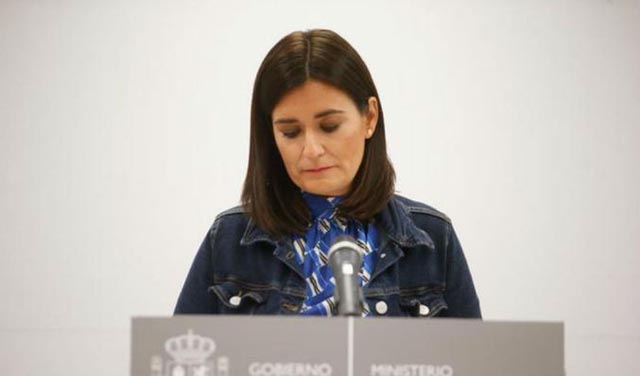 Carmen Montón dimite con menos irregularidades que Casado