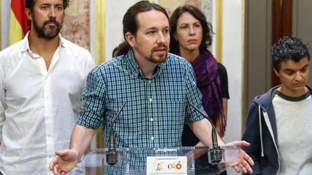Pablo Iglesias, secretario general de Unidos Podemos, ha anunciado que no respaldará la reforma constitucional propuesta por Pedro Sánchez, presidente del Gobierno, si no se incluye la supresión de la inviolabilidad del rey