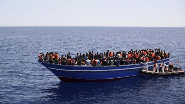 La mitad de los inmigrantes que cruzan el Mediterráneo lo hacen hacia España