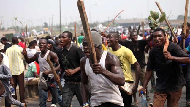 Decenas de muertos en los choques entre musulmanes y cristianos en Nigeria
