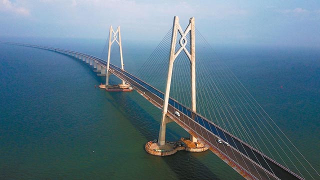 China inaugura un puente sobre el mar de 55 kilómetros, el más grande del mundo
