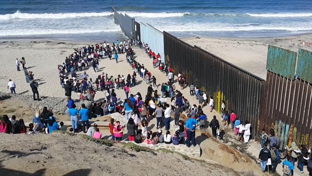 Dos menores migrantes, estrangulados en la frontera con los Estados Unidos