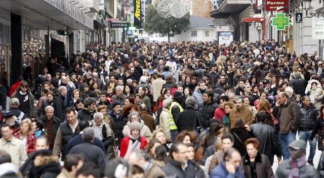 La población crece de nuevo en España y se acerca a los 47 millones