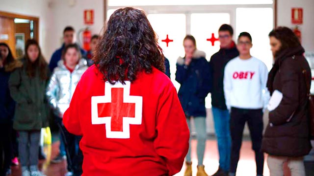 El PSOE propone que los jóvenes europeos pasen tres meses en otro país trabajando en servicio asistencial