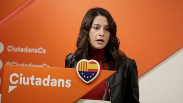Ciudadanos critica al PP por pastelear con los independentistas y negociar con la Generalitat