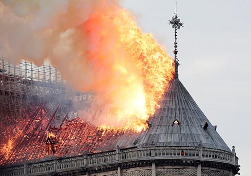 Arde la catedral de Notre Dame