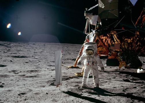 Se venden trozos del Apolo 11
