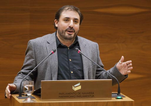 Acuerdo entre el PSOE y Geroa Bai en la Mesa del Parlamento navarro