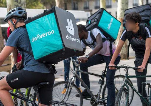 El Juzgado de lo Social señala que los ciclistas de Deliveroo son falsos autónomos y deben ser considerados trabajadores de la empresa
