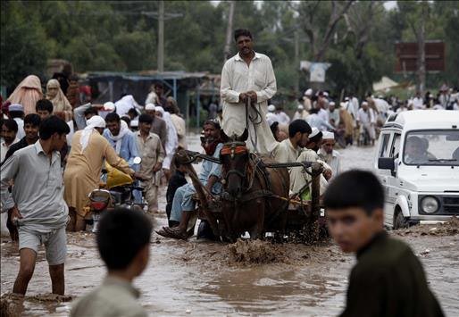 La lluvia y el Monzón siembran la muerte en Pakistán