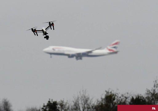 Ecologistas trataron de parar con drones la actividad del aeropuerto de Heathrow
