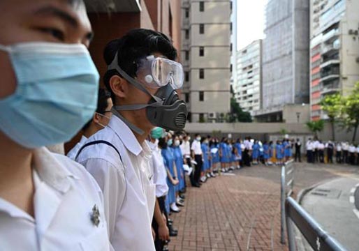 Los estudiantes de Hong Kong forman una cadena humana