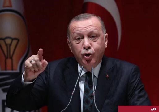 Erdogan chantajea a Europa con “abrir las puertas” a refugiados sirios si critica su masacre en el Kurdistán