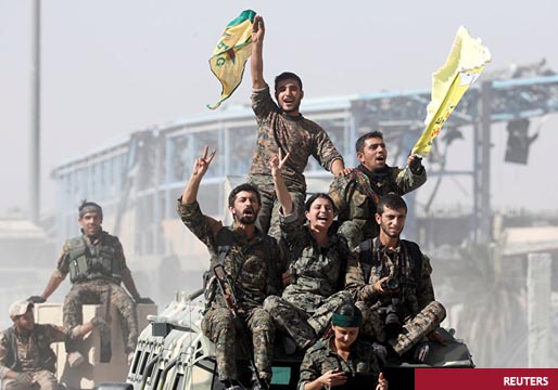 Los kurdos contraatacan a las fuerzas turcas