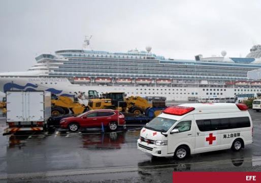 Japón declara medio millar de pasajeros infectados de coronavirus en un crucero