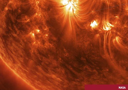 El vídeo sobre la superficie del sol hirviendo