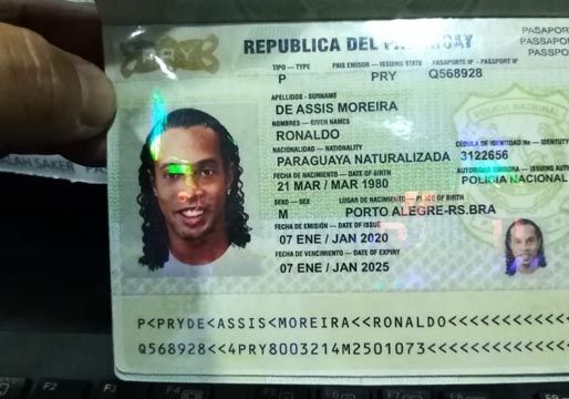 Detienen a Ronaldinho por hacerse pasar por paraguayo