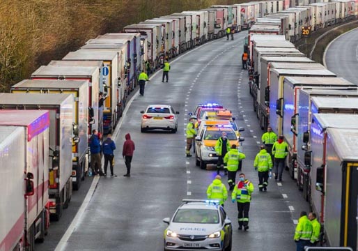 Transportistas españoles dicen que Reino Unido no les dejará volver hasta Nochevieja