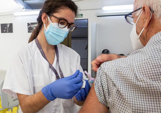 Vacunación: los que no se vacunen serán registrados