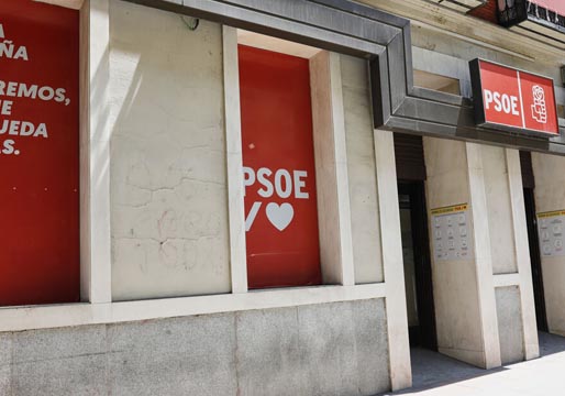 El PSOE suspende de militancia a cuatro alcaldes que se vacunaron por su cuenta