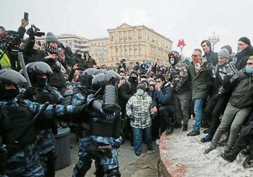 Casi dos mil detenidos en Rusia