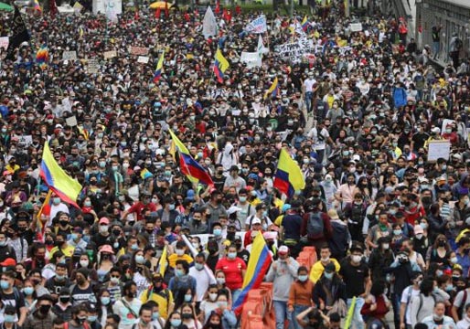 Las calles de Bogotá se llenan de manifestantes
