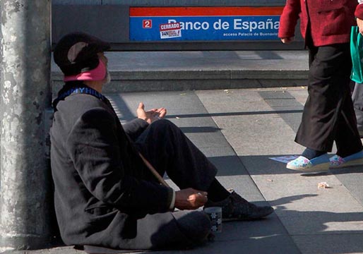 Aumenta la población española en riesgo de pobreza hasta el 26,4%
