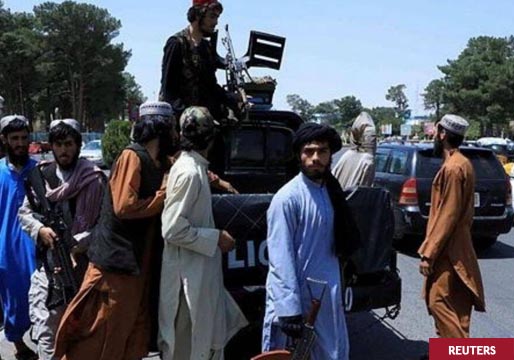 Los talibán entran en Kabul
