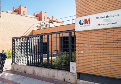Madrid cierra centros de salud a pesar de que se encuentran desbordados