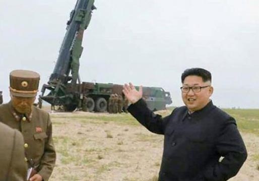 Corea del Norte lanza dos misiles en el mar de Japón