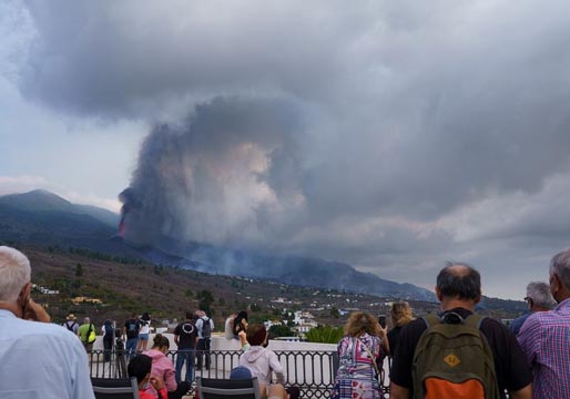 La nube volcánica pone en peligro el tráfico aéreo