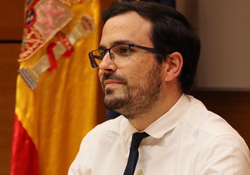 Garzón asegura que acabará la legislatura como titular de Consumo