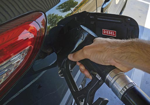 El gasoil ya es casi 16 céntimos más barato que la gasolina