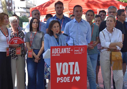 Robles a Feijóo: “diga alto y claro que votar al PP es votar a Vox”